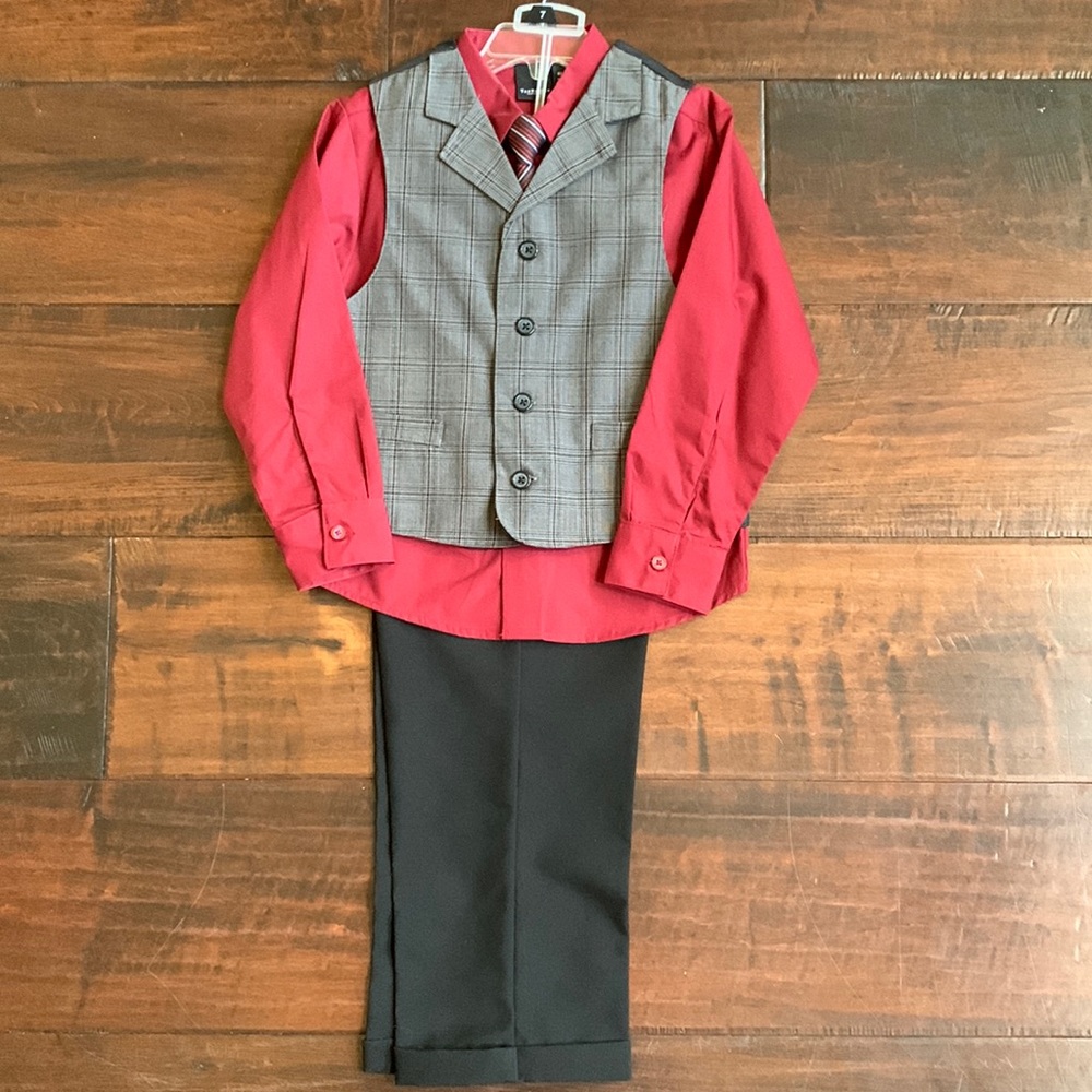 SOLD - Van Huesen 4pc Boy Suit Set - Sz 7